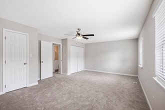 Building Photo - Woodland Creek Townhomes and Apartments