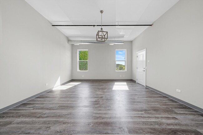 Building Photo - 3135 W 95th St