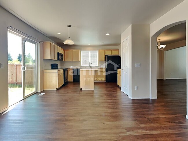 Foto del edificio - 16646 Rainier View Dr SE