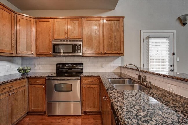 Kitchen - 5109 Birchman Ave