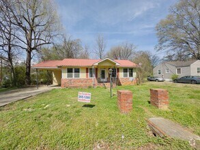 Building Photo - 764 Hopkins Dr