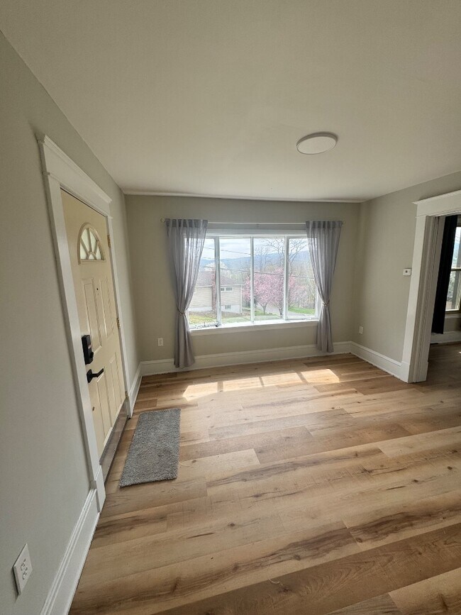 Foto del edificio - 5017 Highland Park Ave