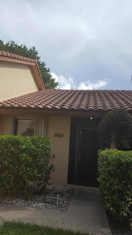 Foto principal - 644 Edgewater Dr