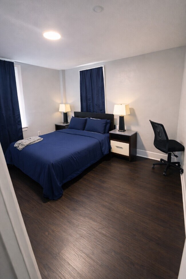 Foto del edificio - 818 Broad St