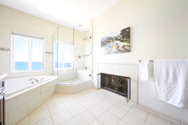 Master Bathroom - 21577 Rambla Vis