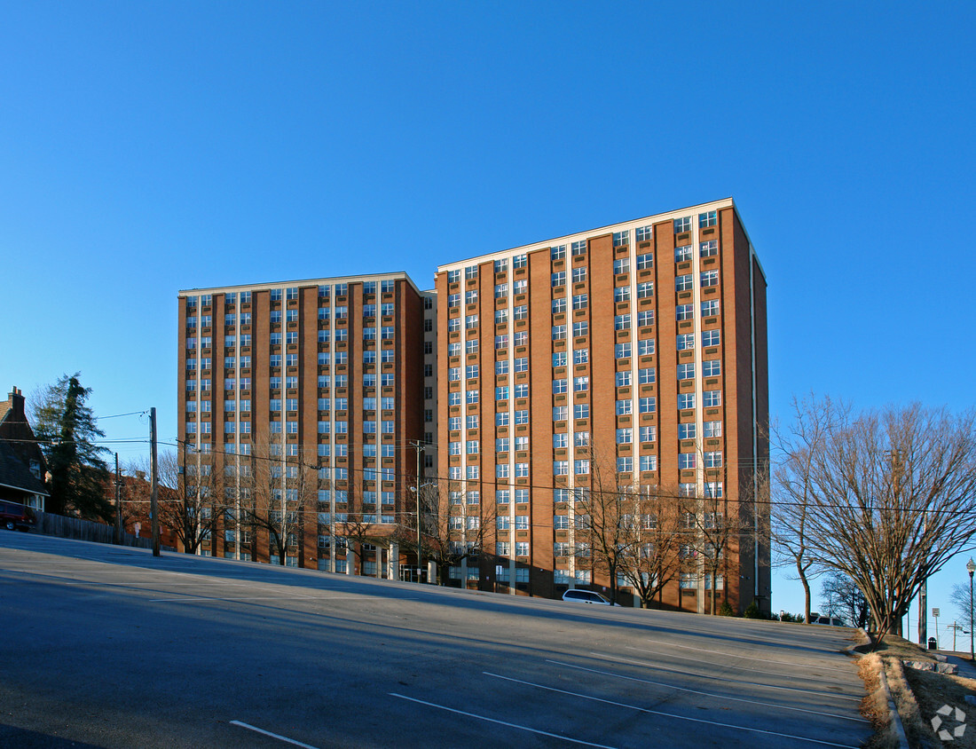 Foto principal - Laurel Residence Hall