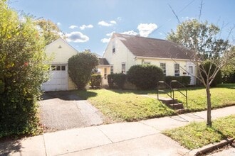 Building Photo - 626 Virginia Ave