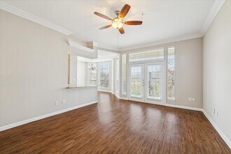 Building Photo - 5353 Memorial Dr