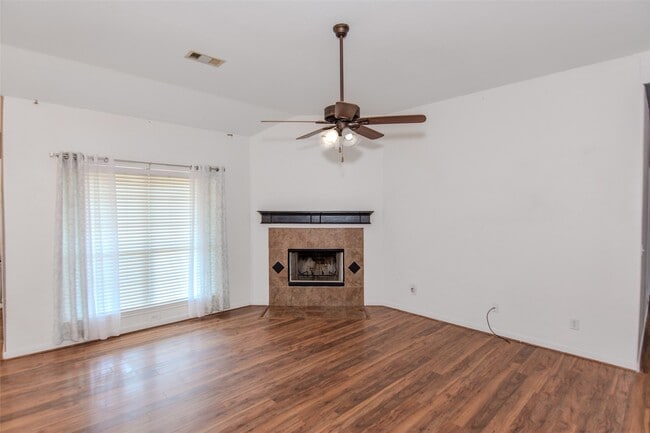 Foto del edificio - 13570 Miller Ln