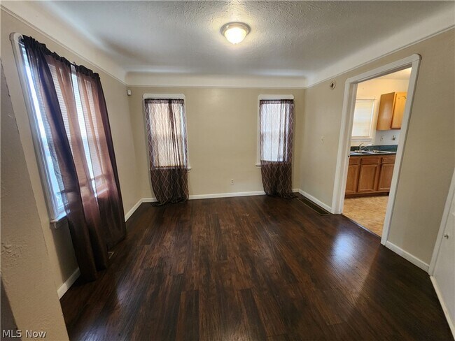 Foto del edificio - 1517 Larchmont Rd