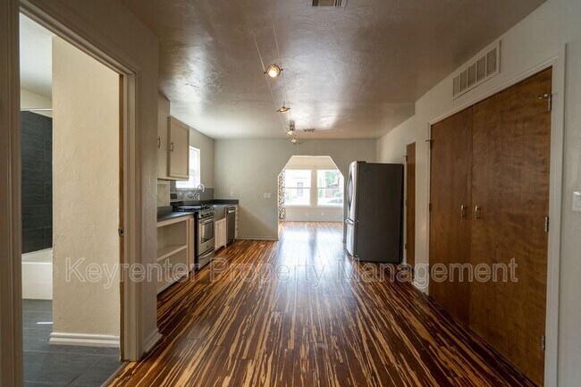 Foto del edificio - 116-118 NW 31st St