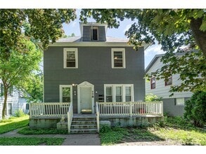 Building Photo - 778 Winslow Ave