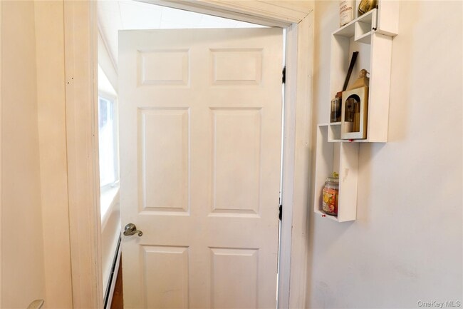 Foto del edificio - 156 Lampman Ave