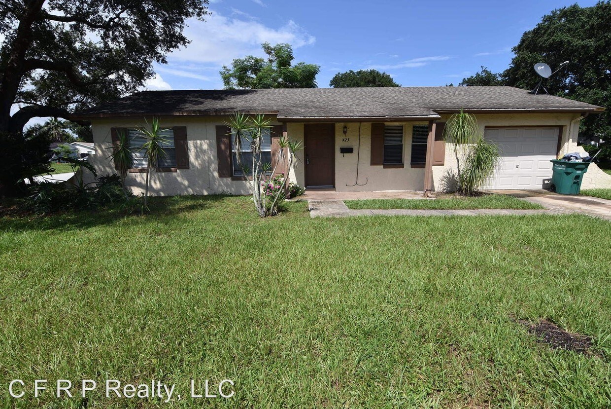 Foto principal - 3 br, 2 bath House - 423 Longwood Circle