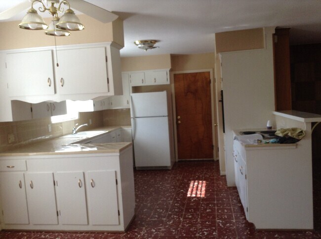 Building Photo - 4826 Waynesboro Dr