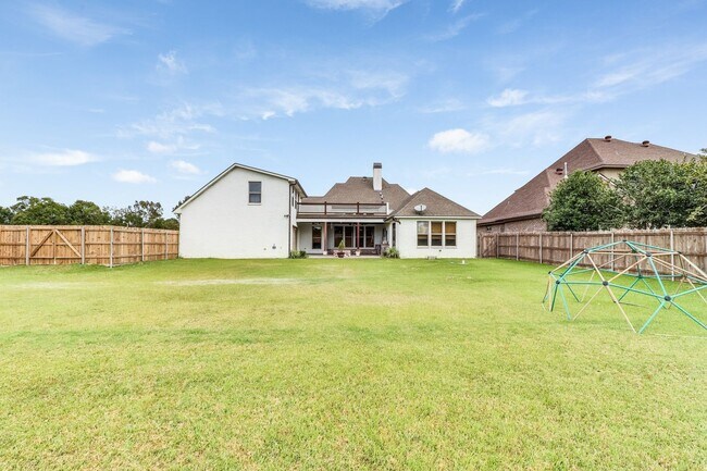 Building Photo - Luxury Custom Home in Grandview Terrace Su...