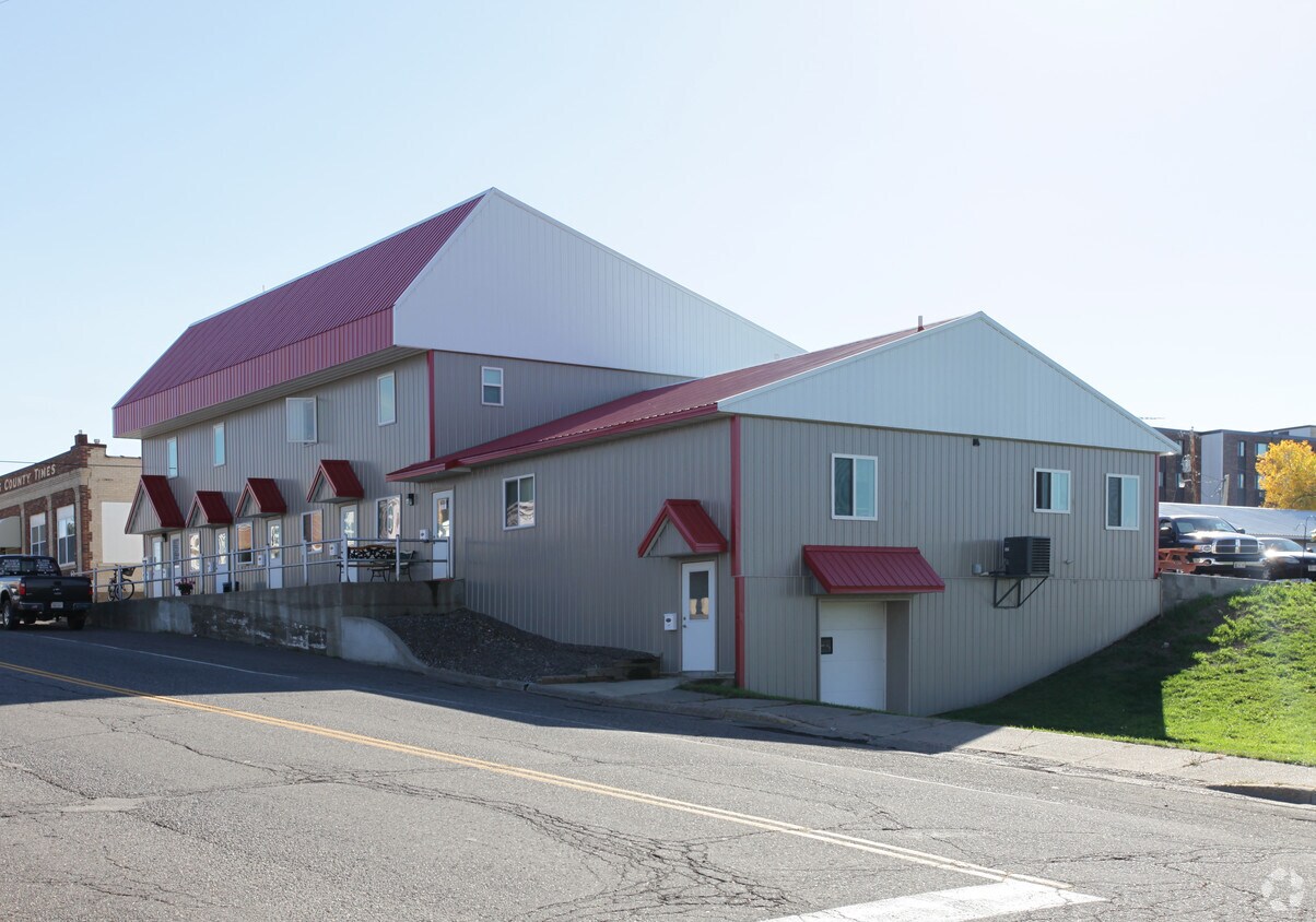 235 2nd St SW, Milaca, MN 56353 Apartments in Milaca, MN