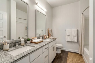 Building Photo - Skylark