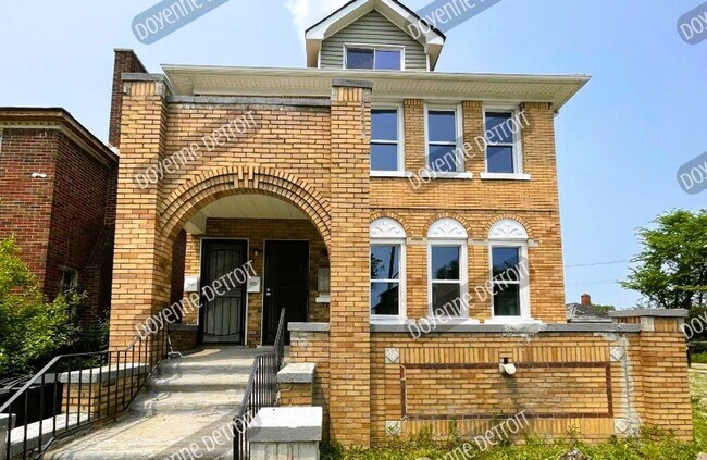 Building Photo - 2952 Waverly