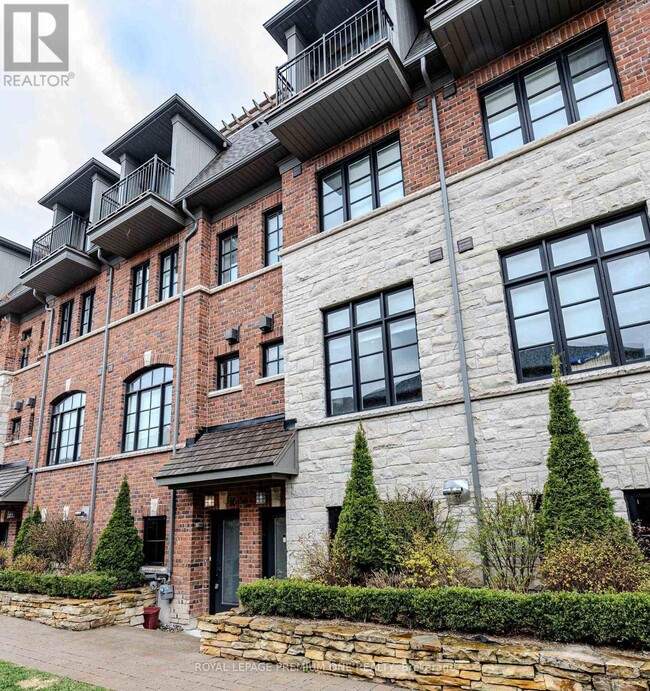 Building Photo - 2-2 Salvador Allende Ct