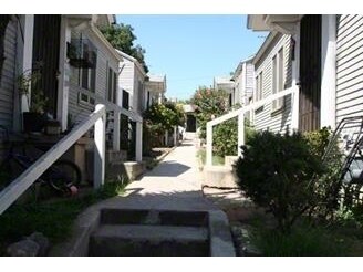 Foto del edificio - 2401 W 10th St