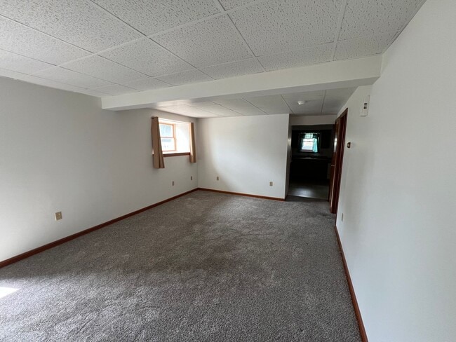 Building Photo - 301 E Elm St