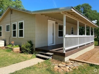 Building Photo - 16870 Yosemite Rd