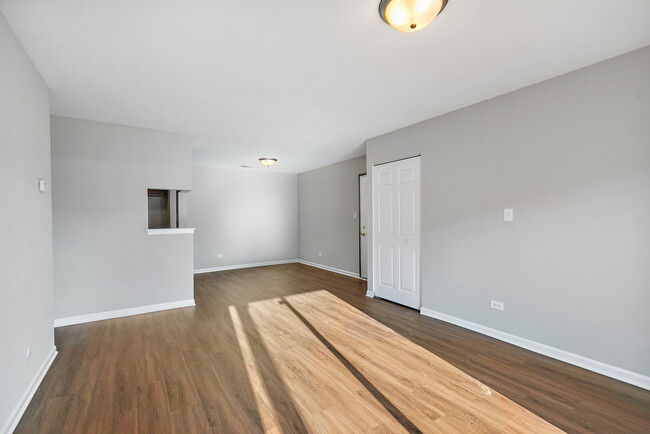 Building Photo - 1422 Stonebridge Cir