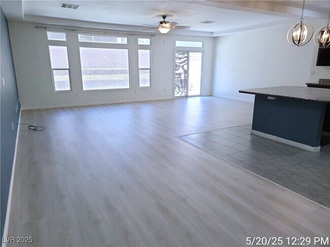 Foto del edificio - 9773 Lone Canary Ct