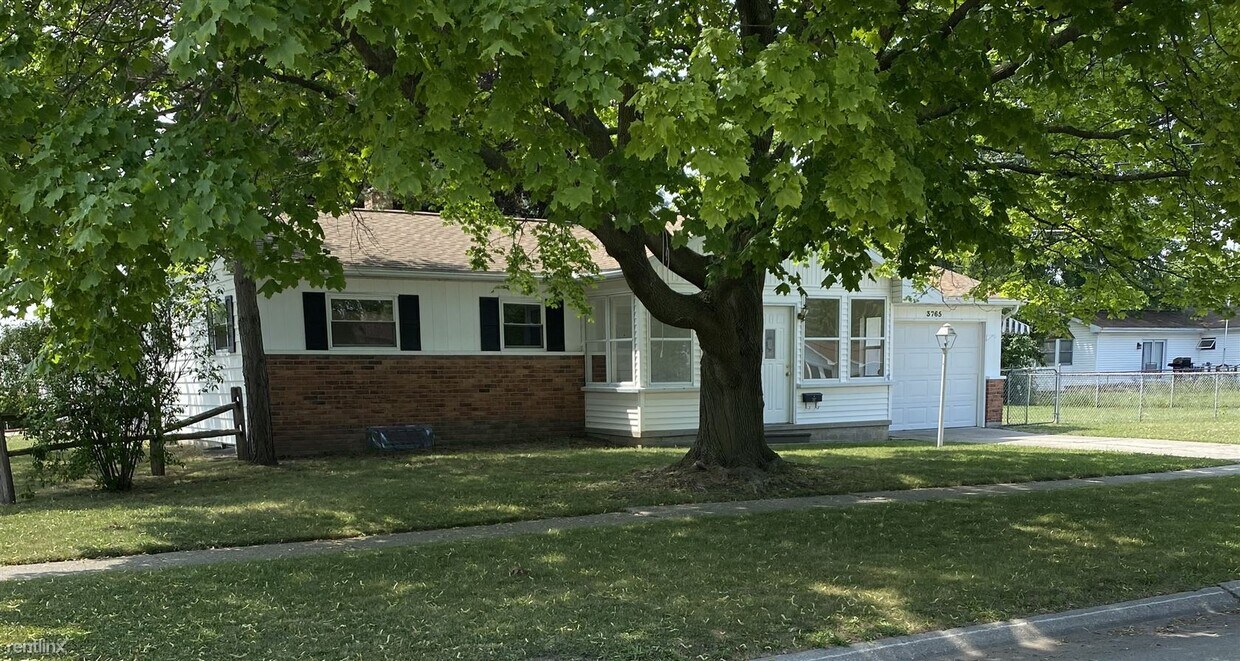 Primary Photo - 3 br, 1.5 bath House - 3765 Hanchett St
