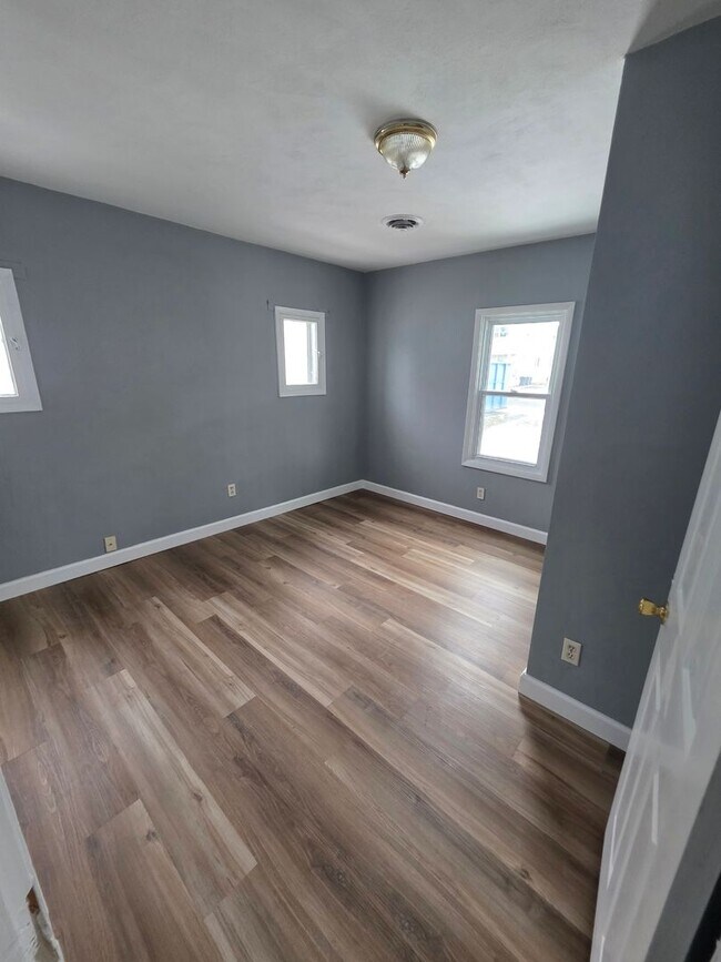 Foto del edificio - 2 bed, 1 bath in quiet East Alton neighborhood!