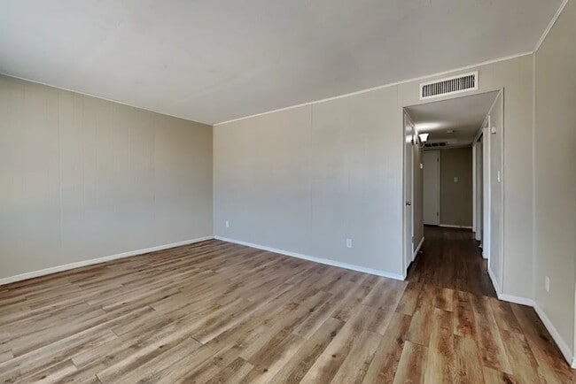 Building Photo - 4409 N 90th Dr
