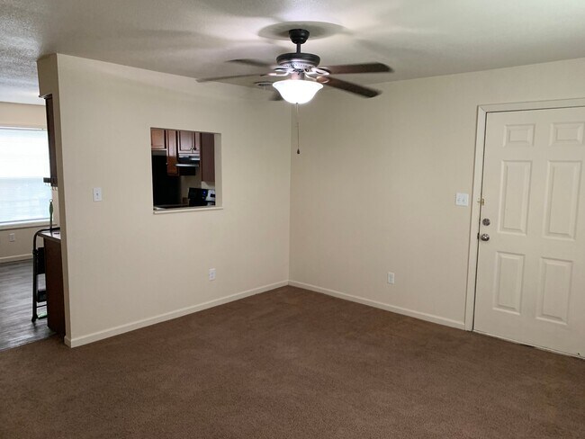 Foto del edificio - 4907 Scruggs Station Rd