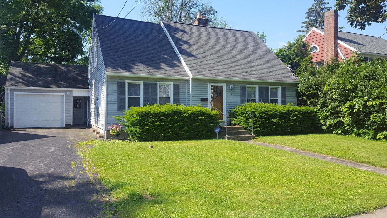 35 Westmoreland Dr, Rochester, NY 14620 House for Rent in Rochester