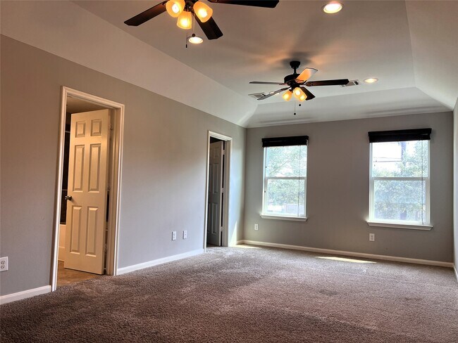 Foto del edificio - 17107 Wilthorne Gardens Ct
