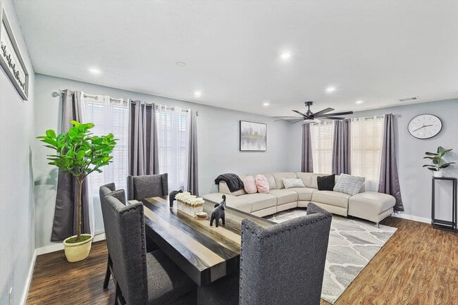 Building Photo - 2136 Dayton Ln