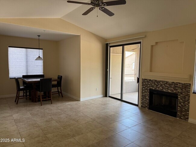Foto del edificio - 15380 N 100th St