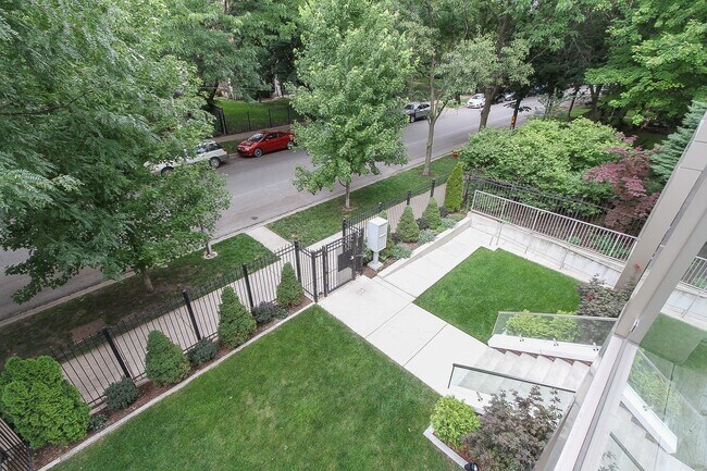 Building Photo - 4627 N Beacon St