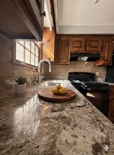 Building Photo - 18 Cannongate Rd