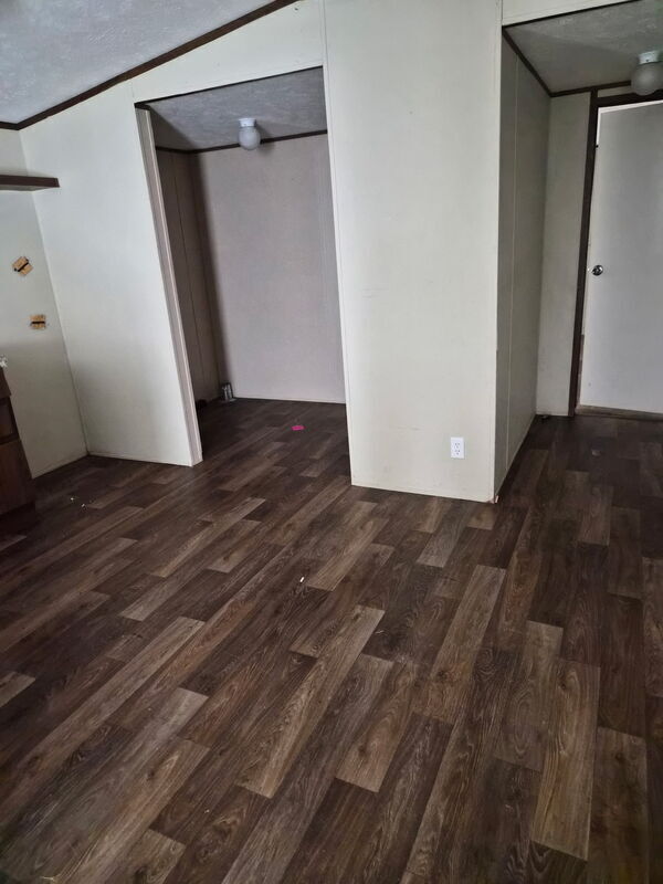 Foto del edificio - 185 Lakeside Ln