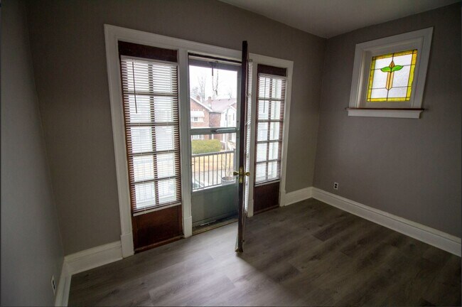 Building Photo - 4948 Mardel Ave