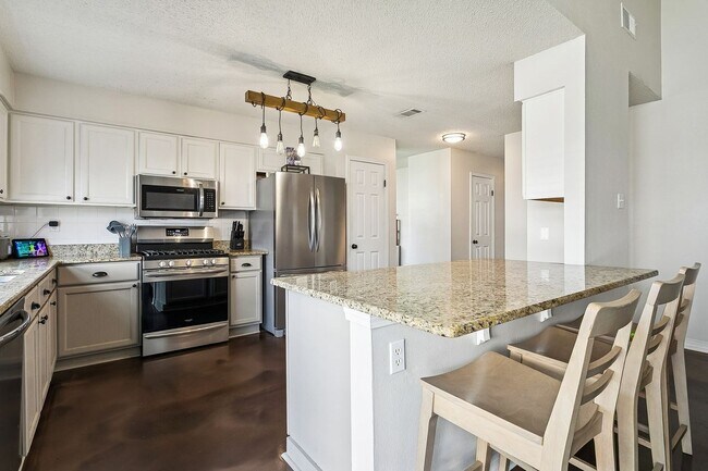 Building Photo - 3001 Meadow Lake Dr E