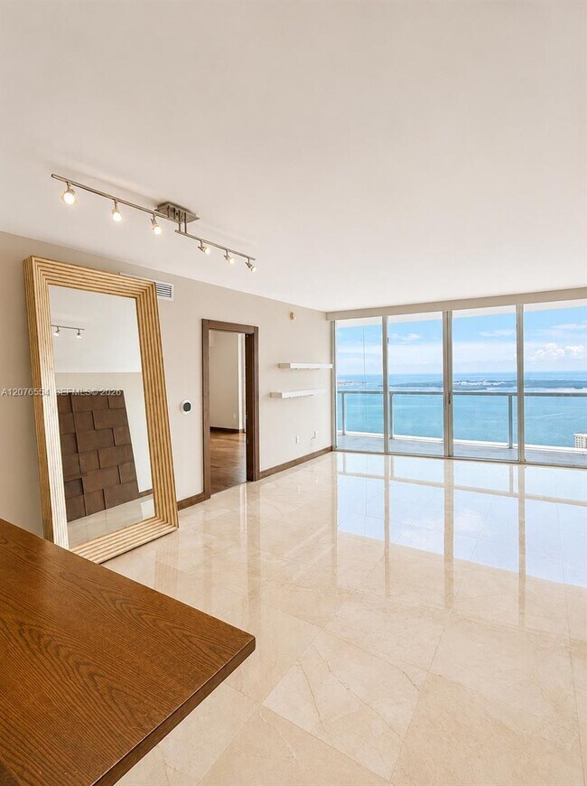 Foto del edificio - 465 Brickell Ave