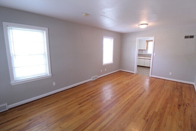 Foto del edificio - 2 Bedroom 1 Bath Duplex In The Waldo Area