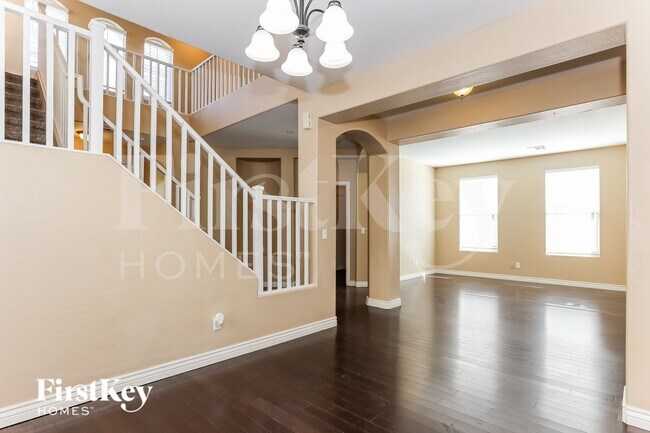 Building Photo - 14865 W Bloomfield Rd