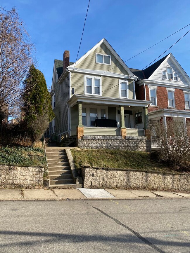 Building Photo - 141 Rinne St