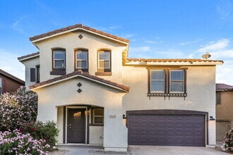 Building Photo - 21118 E Stonecrest Dr