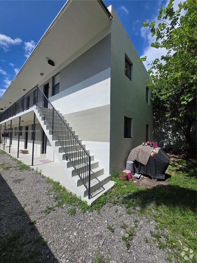 Building Photo - 3685 Frow Ave