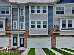 Building Photo - 6933 Woodland Stream Pl