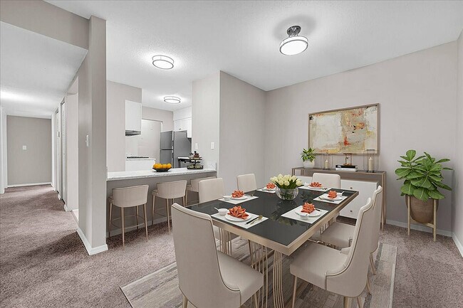 Experimente el lujo en este moderno espacio de comedor y cocina, ideal para el entretenimiento y reuniones familiares. - Woodbrook